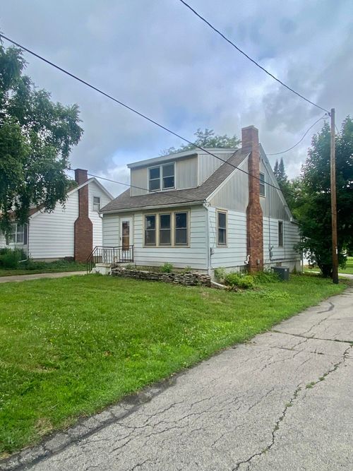 8820 Durand Ave, STURTEVANT, WI, 53177-2040 | Card Image