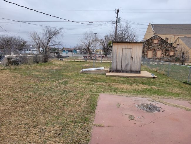 13 E 18 Th St, House other with 2 bedrooms, 1 bathrooms and null parking in San Angelo TX | Image 10