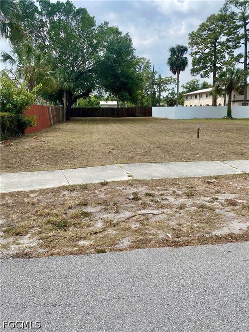2318 Katherine St, FORT MYERS, FL, 33901-9543 | Card Image