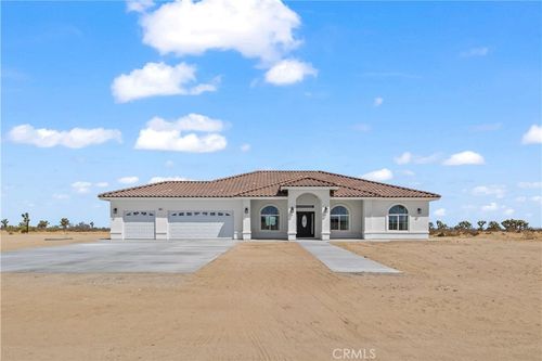6374 Cayucos Dr, Phelan, CA, 92371 | Card Image