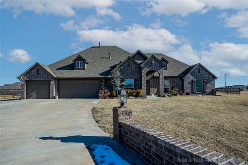 14135 N 64th Eastavenue, Collinsville, OK, 74021 | Card Image