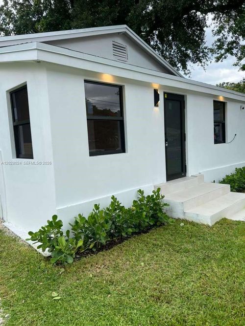 5511 Nw 4th Ave, Miami, FL, 33127-1527 | Card Image
