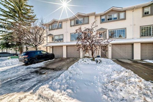 35 Kingsland Villas Sw, Calgary, AB, T2V5J9 | Card Image