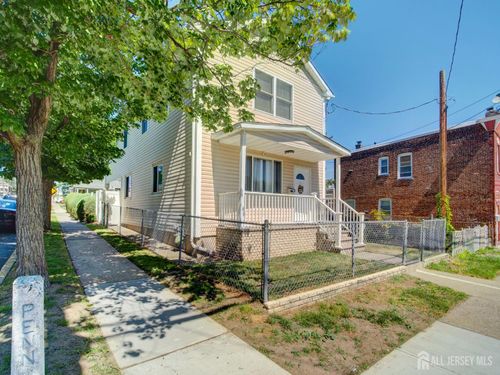 611 Penn St, Perth Amboy, NJ, 08861-3241 | Card Image