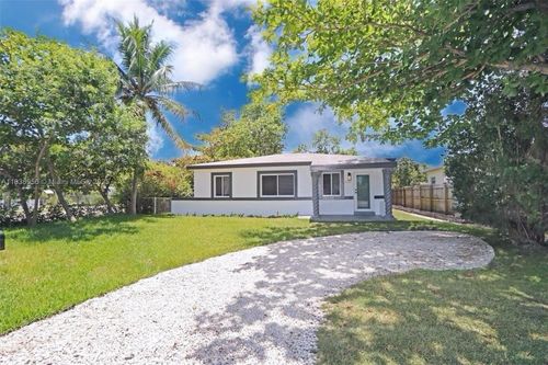 990 159th St, North Miami Beach, FL, 33162-4432 | Card Image