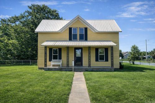 701 E 3rd St, Carlisle, AR, 72024-8630 | Card Image