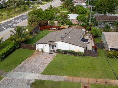 5601 Ne 8th Ave, House other with 3 bedrooms, 2 bathrooms and null parking in Oakland Park FL | Image 2