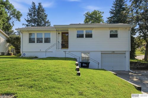 1721 N 84th St, Omaha, NE, 68114-1573 | Card Image