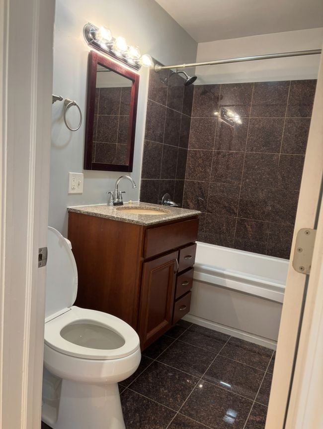 APT-3E - 2405 W Balmoral Ave, Condo with 1 bedrooms, 1 bathrooms and 1 parking in CHICAGO IL | Image 8