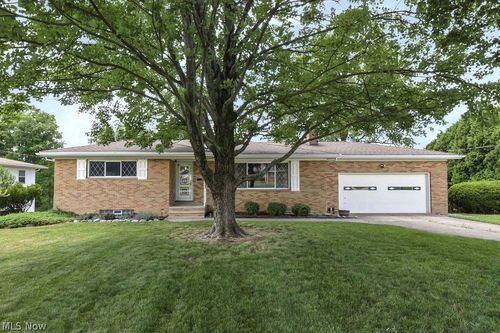 8756 Royalhaven Dr, North Royalton, OH, 44133-1657 | Card Image