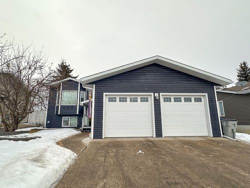 4722 43 Street, Home with 4 bedrooms, 3 bathrooms and 4 parking in Mayerthorpe AB | Card Image