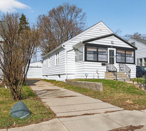 630 Saint Clair Ave, Jackson, MI, 49202-2025 | Card Image