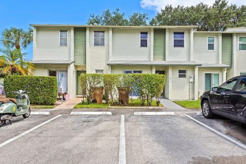 822-822 Crystal Lake Dr, Deerfield Beach, FL, 33064-1964 | Card Image