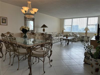 1121 - 3180 S Ocean Dr, Condo with 1 bedrooms, 1 bathrooms and null parking in Hallandale Beach FL | Image 3