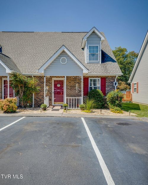 apt-f1-210 Spring St, Blountville, TN, 37617-5445 | Card Image