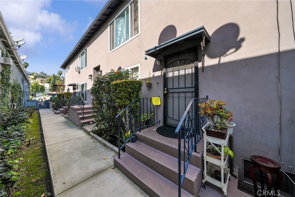 Commercial Sale in Los Angeles 4