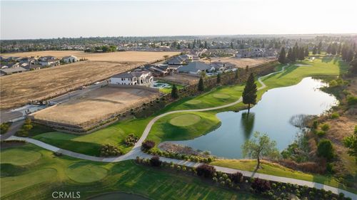 2490 E Copper Ridge Dr, Fresno, CA, 93730-8880 | Card Image