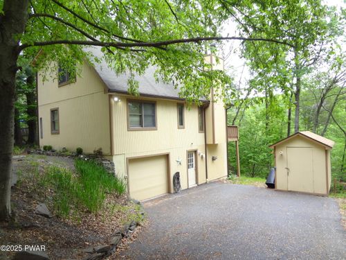 104 Briarwood Dr, Greentown, PA, 18426-7439 | Card Image