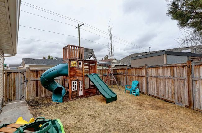 76 Somerside Grove Sw, House other with 3 bedrooms, 4 bathrooms and 4 parking in Calgary AB | Image 28