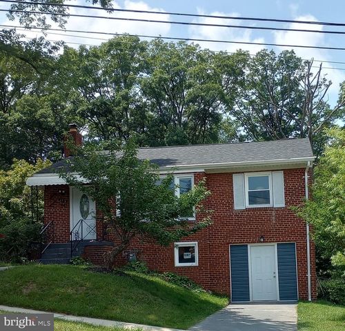 4914 66th Ave, HYATTSVILLE, MD, 20784-1421 | Card Image