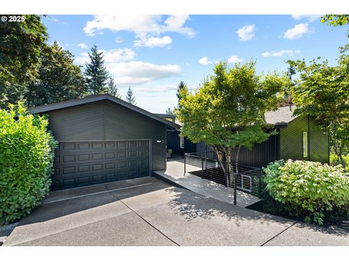 2 Falstaff St, Lake Oswego, OR, 97035-1902 | Card Image