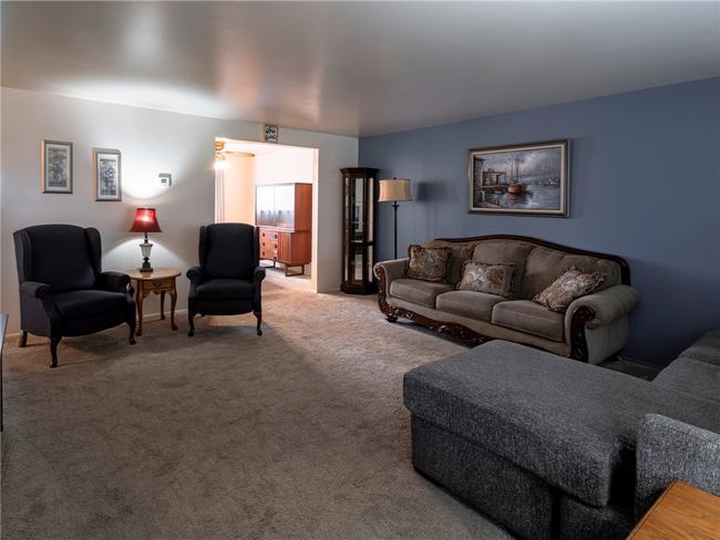 237 Connecticut Dr, House other with 3 bedrooms, 2 bathrooms and 1 parking in Lower Burrell PA | Image 7