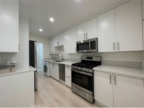 202 S Chevy Chase Drive, Glendale, CA, 91205 | Card Image