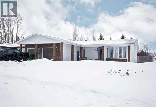 4719 23 St, Lloydminster, SK, S9V1N3 | Card Image