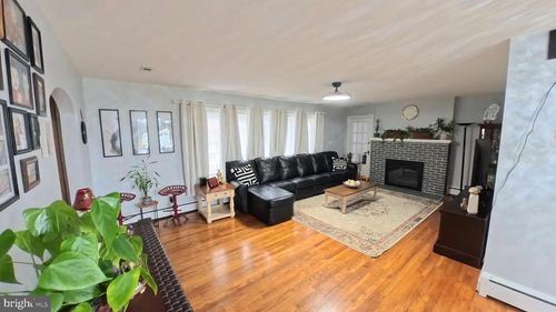 8599 Old Frederick Rd, ELLICOTT CITY, MD, 21043-1917 | Card Image