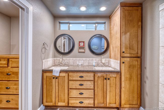 270 Robinson Rd, House other with 4 bedrooms, 3 bathrooms and null parking in Concan TX | Image 35