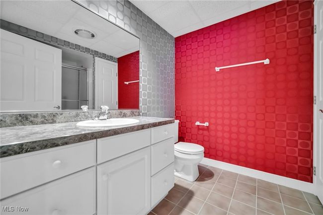 Lower level full bath | Image 41