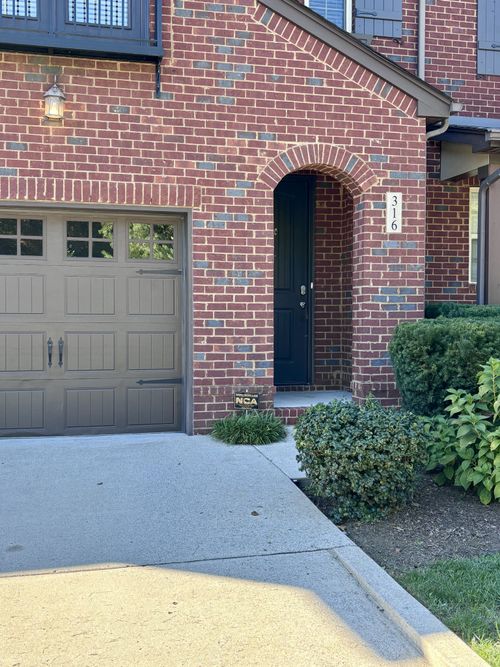 316 Coronado Pvt Cir, Hendersonville, TN, 37075-1423 | Card Image