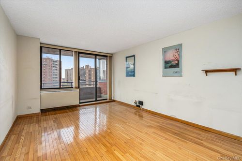 apt-9n-62-54 97th Pl, Rego Park, NY, 11374-1352 | Card Image