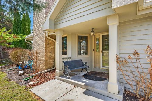 N21W24327 Cumberland Dr, Pewaukee, WI, 53072-5825 | Card Image