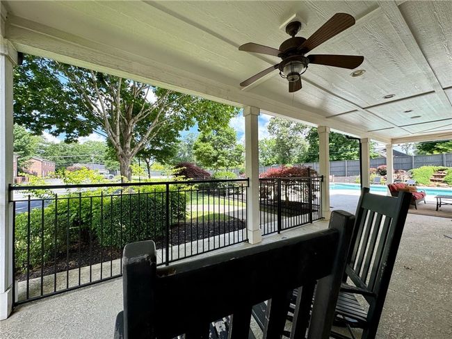 Neighborhood amenities | Image 23