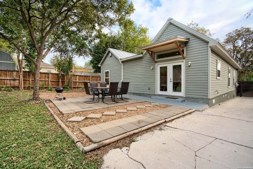 521 Dawson St, San Antonio, TX, 78202-2218 | Card Image