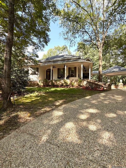 55 Quail Hollow Dr, Hattiesburg, MS, 39402-8972 | Card Image
