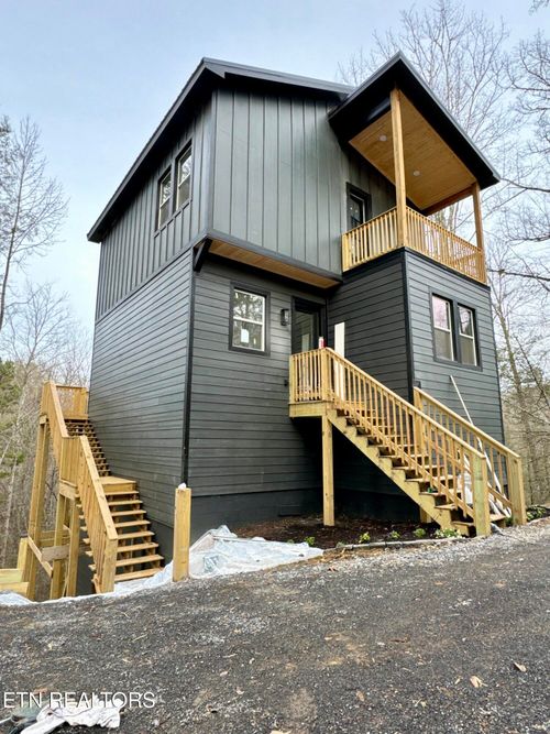 924 N Highland Drive, Gatlinburg, TN, 37738 | Card Image