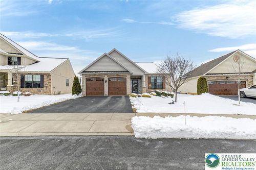 3465 Treeview Dr, Emmaus, PA, 18049-1982 | Card Image