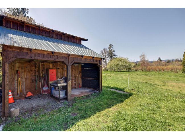 1206 Methodist Rd, House other with 3 bedrooms, 2 bathrooms and 1 parking in Hood River OR | Image 39