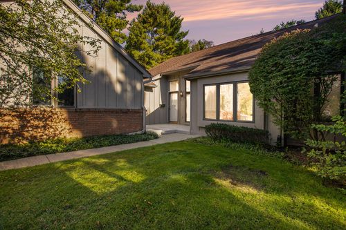 213 Raintree Cir, Kalamazoo, MI, 49006-4166 | Card Image
