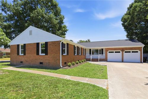 816 Moffat Ln, Virginia Beach, VA, 23464-3022 | Card Image