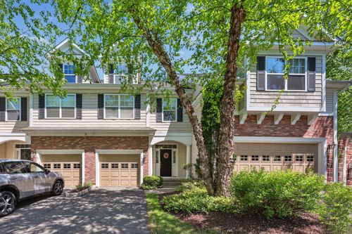 20-20 Goodwin Cir, Hartford, CT, 06105-5201 | Card Image