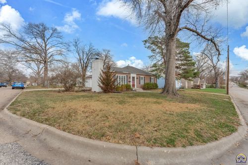 3420 Sw Huntoon St, Topeka, KS, 66604-1746 | Card Image
