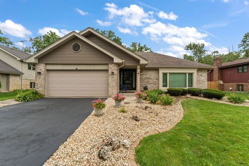 652 Naoma Dr, Crete, IL, 60417-2861 | Card Image