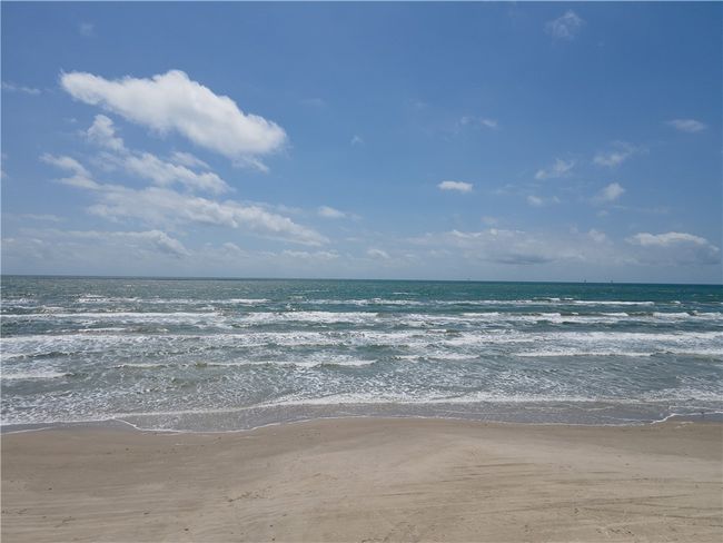 APT-136 - 4901 State Highway 361, Condo with 2 bedrooms, 2 bathrooms and null parking in Port Aransas TX | Image 20