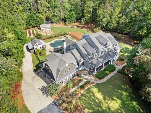 390 Hembree Rd, Roswell, GA, 30075-2438 | Card Image