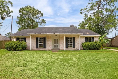 503 Mary Ann Dr, Friendswood, TX, 77546-3714 | Card Image