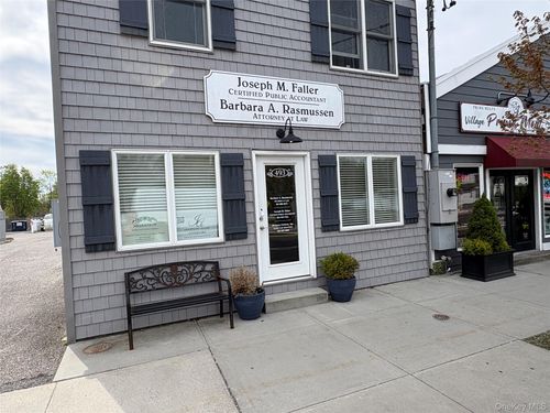 1-493 Montauk Hwy, Southampton, NY, 11968-4111 | Card Image