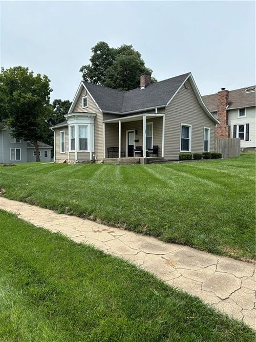 107 E Royle Street, Richmond, MO, 64085 | Card Image